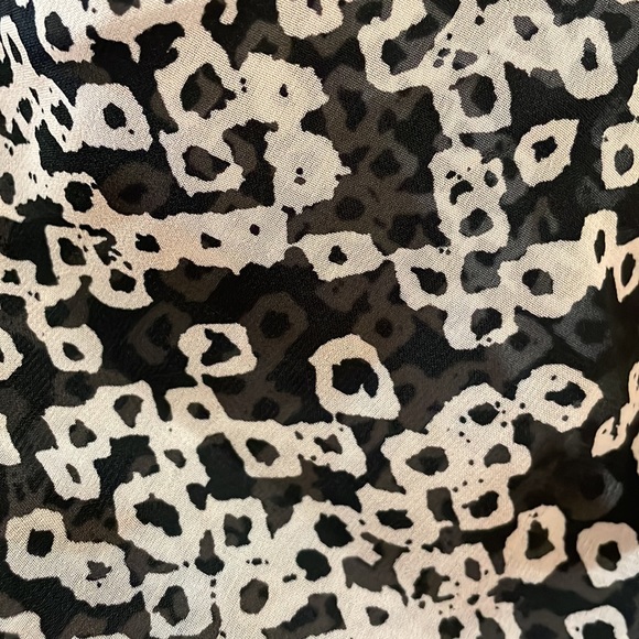 NWOT - GAP Lined Pink/Black Abstract Patterned Blouse Soft Front Ruffle - Picture 2 of 6